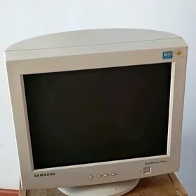 kompyuter ekrany