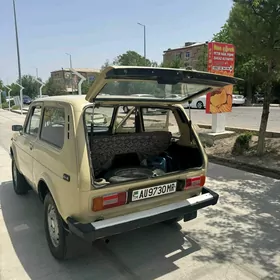 Lada Niva 1988