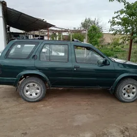 Nissan Pathfinder 1996