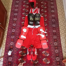 Kidboksyn esigi hem boksynky