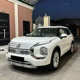 Mitsubishi Outlander 2023