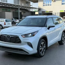 Toyota Highlander 2022