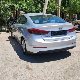 Hyundai Elantra 2017