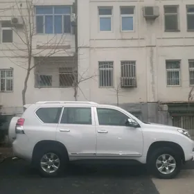 Toyota Land Cruiser Prado 2011