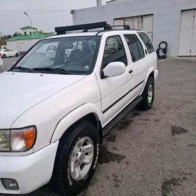 Nissan Pathfinder 2001