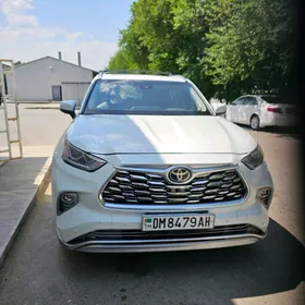 Toyota Highlander 2020