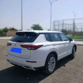 Mitsubishi Outlander Sport 2021