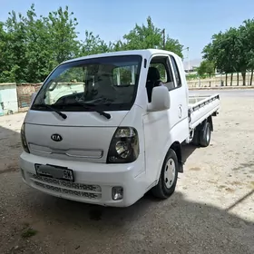 Kia Bongo 2016