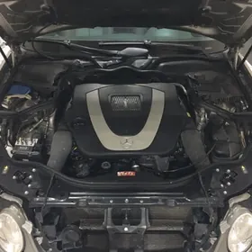 Mercedes-Benz E300 2009