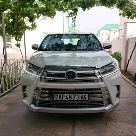 Toyota Highlander 2018