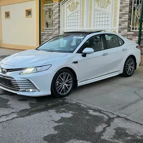 Toyota Camry 2024