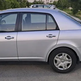 Nissan Versa 2010