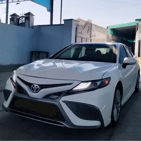 Toyota Camry 2018