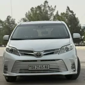Toyota Sienna 2020