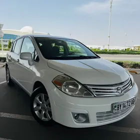 Nissan Versa 2011