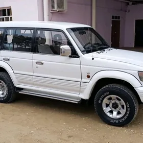 Mitsubishi Pajero 1993