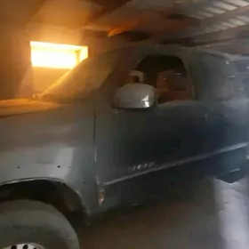 Toyota Tundra 2004
