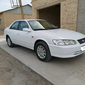 Toyota Camry 2001