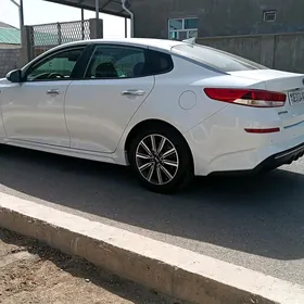 Kia Optima 2019
