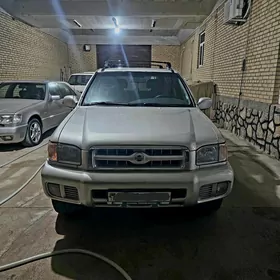 Nissan Pathfinder 2000
