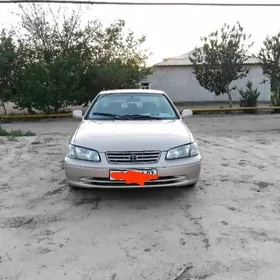 Toyota Camry 2001