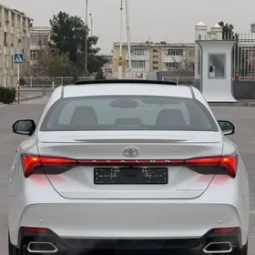 Toyota Avalon 2019