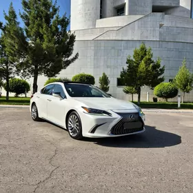 Lexus ES 350 2019