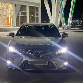 Toyota Camry 2018