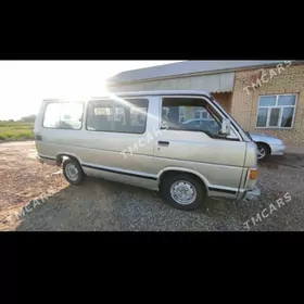 Toyota Hiace 1985