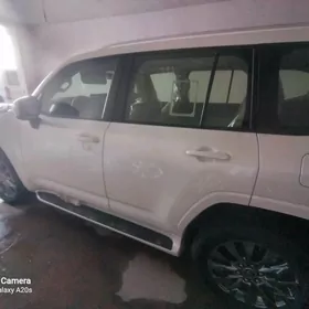 Toyota Land Cruiser 2025