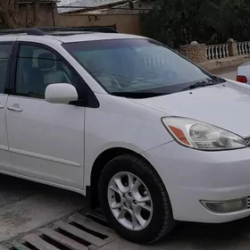 Toyota Sienna 2004