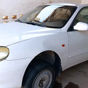 Daewoo Leganza 1998