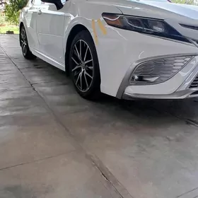 Toyota Camry 2021