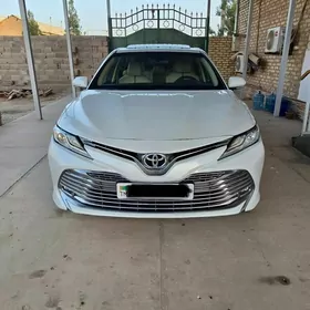 Toyota Camry 2020