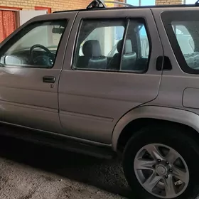 Nissan Pathfinder 2002