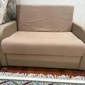 divan raskladnoy