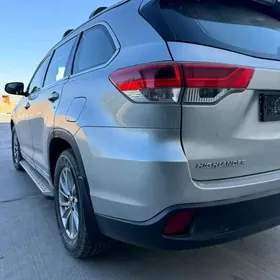 Toyota Highlander 2019