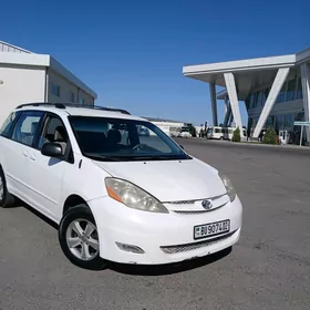 Toyota Sienna 2008