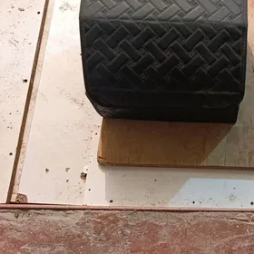 Lada we beyleki zapcaslar