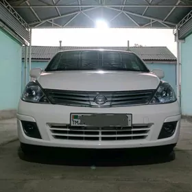Nissan Versa 2010