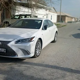Lexus ES 350 2019