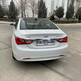 Hyundai Sonata 2011