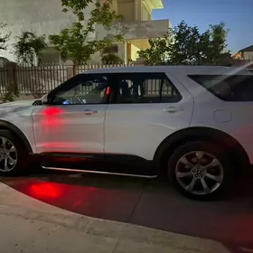 Ford Explorer 2021