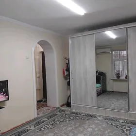 Бай базар 2этаж дом 1эт 1ком