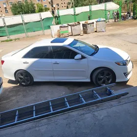 Toyota Camry 2013