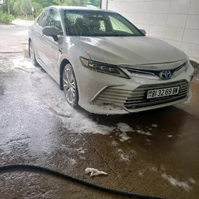 Toyota Camry Hybrid 2020