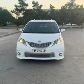 Toyota Sienna 2017