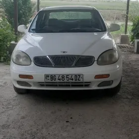 Daewoo Leganza 1999