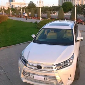 Toyota Highlander 2018