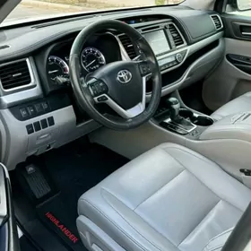 Toyota Highlander 2019